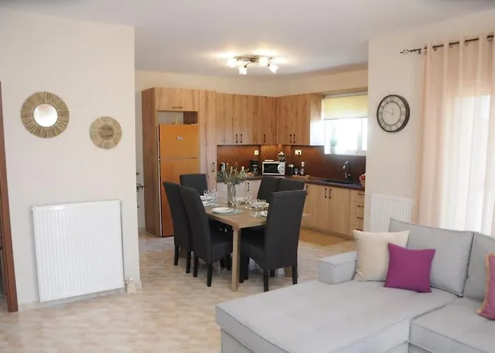 Spacious & Modern New Apartment