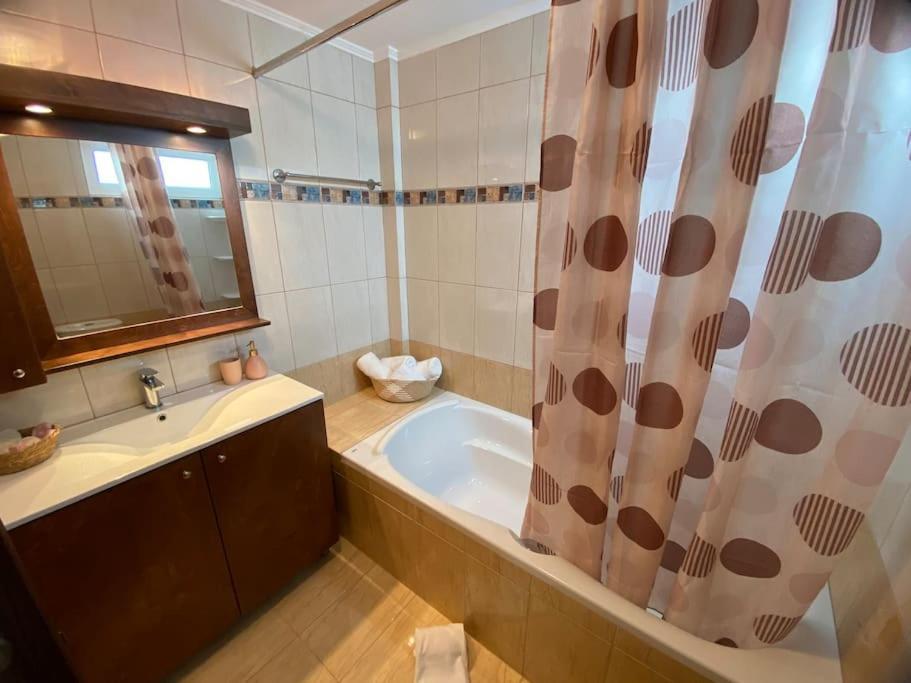 Spacious & Modern New