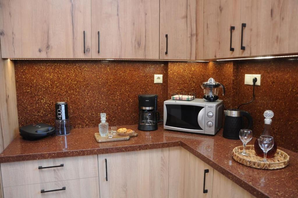 Spacious & Modern New Apartment
